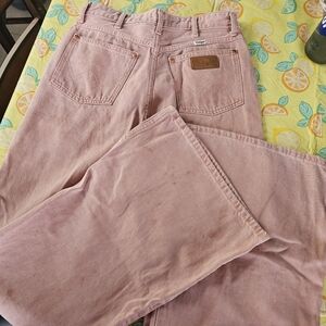 Pink vintage wranglers 29x34